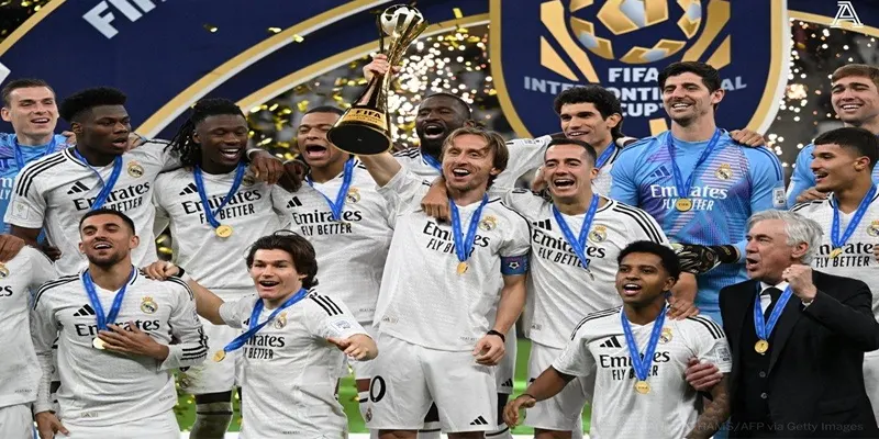 Vì sao Câu lạc bộ bóng đá Real Madrid vĩ đại?